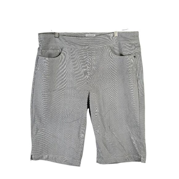 Westbound Pants - Westbound Gray Striped Shorts Size 16